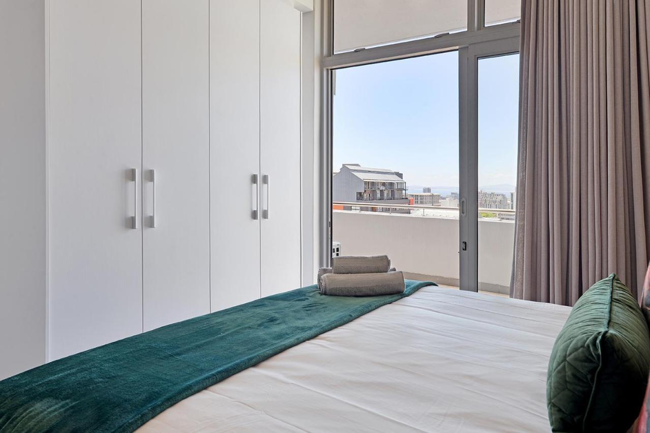 Lyra - Chic Urban Living In The Heart Of