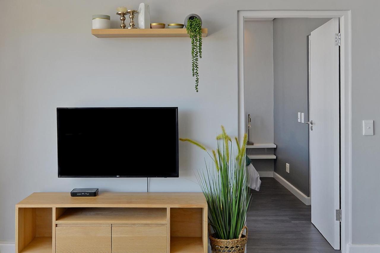Apartment Lyra - Chic Urban Living In The Heart Of
