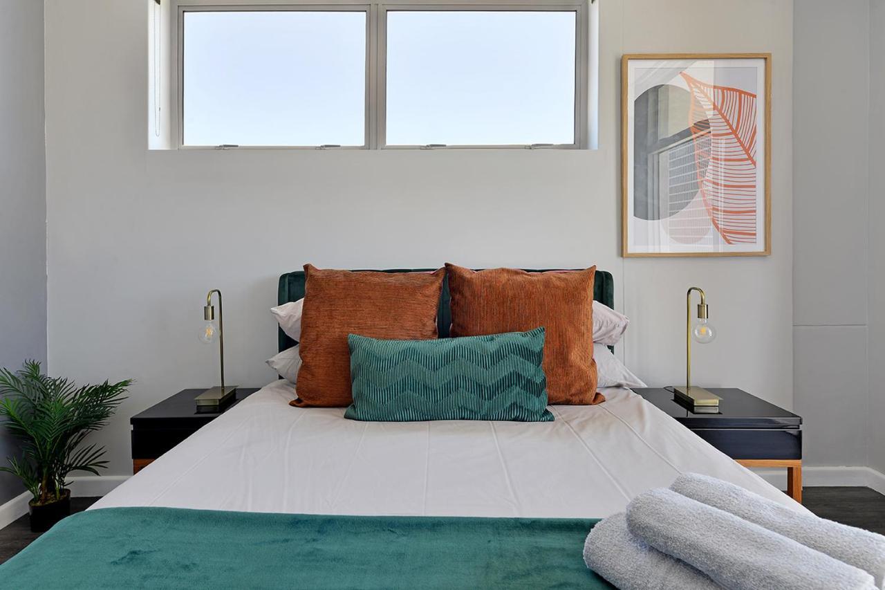 Lyra - Chic Urban Living In The Heart Of *
