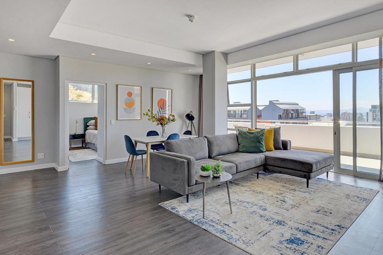 Lyra - Chic Urban Living In The Heart Of