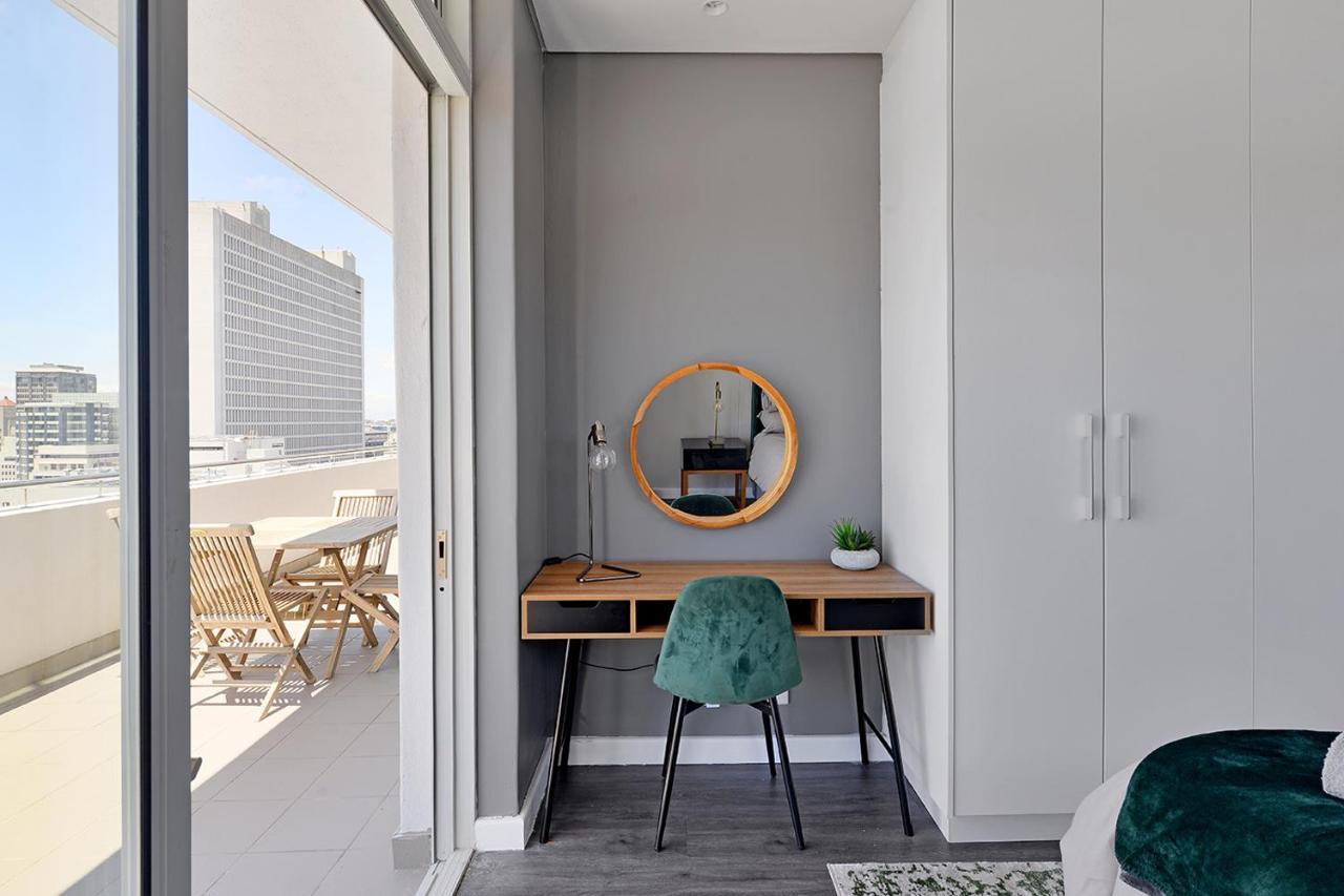 Lyra - Chic Urban Living In The Heart Of Cape Town