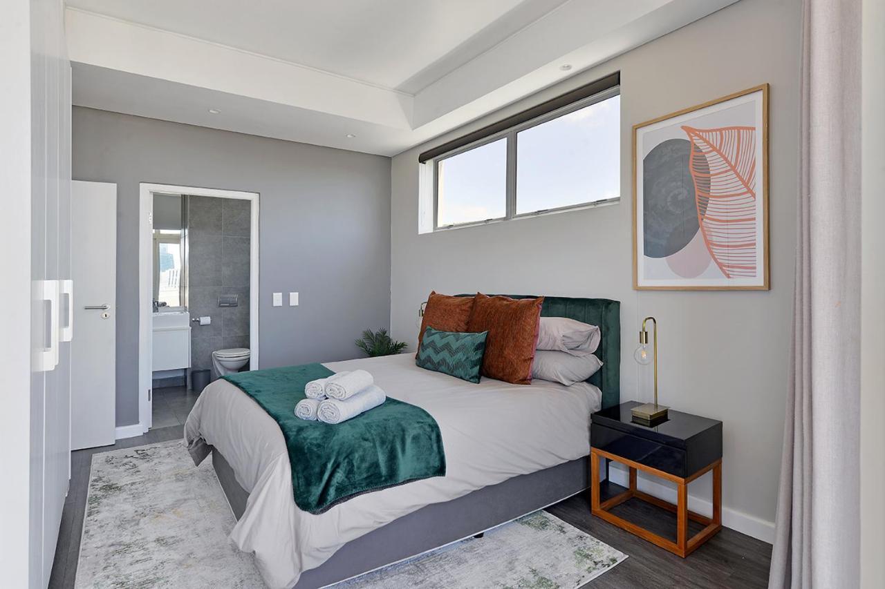 Apartment Lyra - Chic Urban Living In The Heart Of *