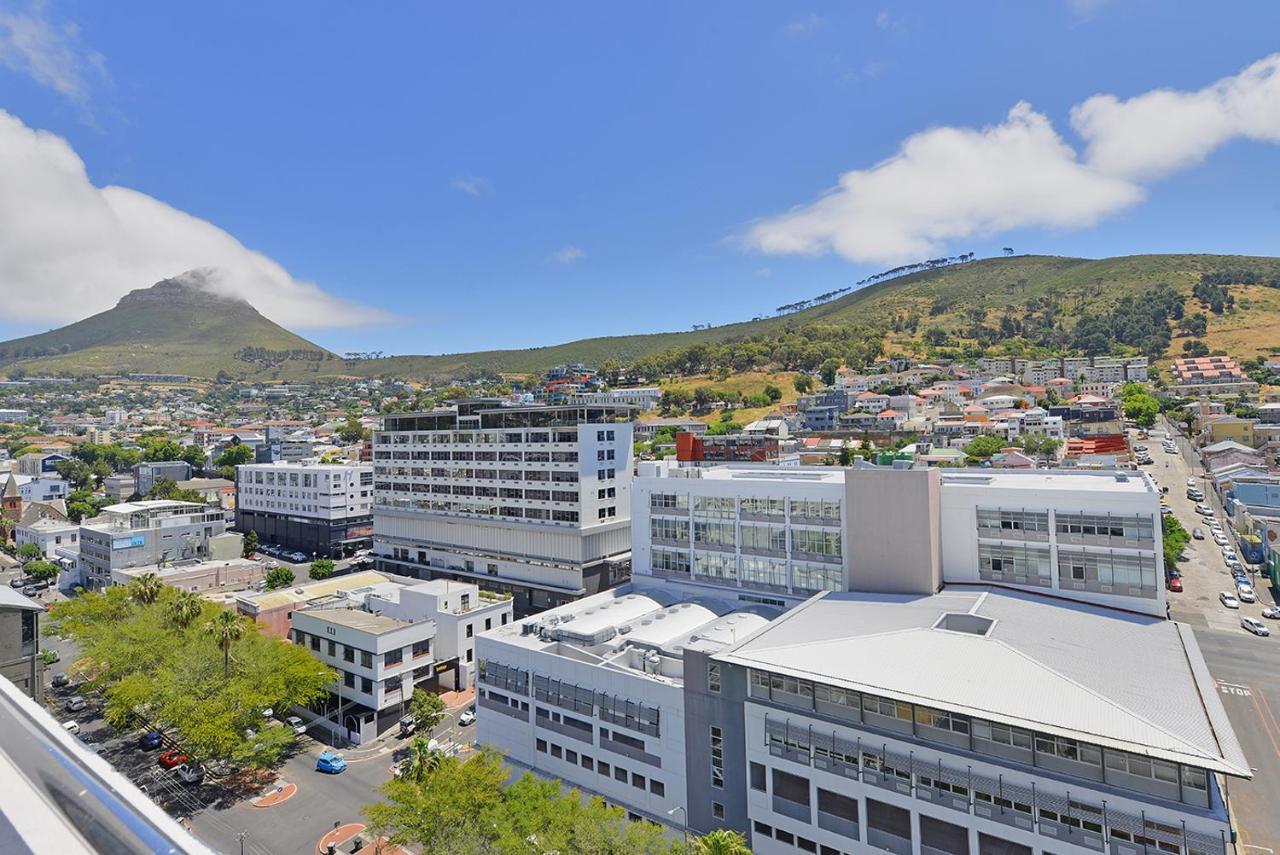 Lyra - Chic Urban Living In The Heart Of *